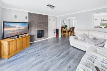 Alicia Close, Cawston, Rugby