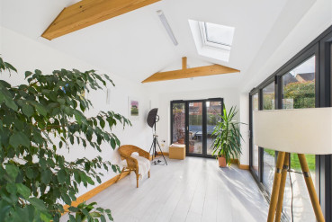 Alicia Close, Cawston, Rugby