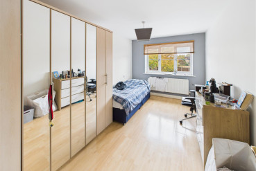 Alicia Close, Cawston, Rugby