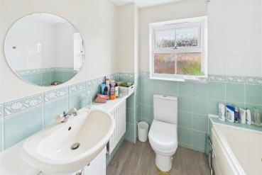 Alicia Close, Cawston, Rugby