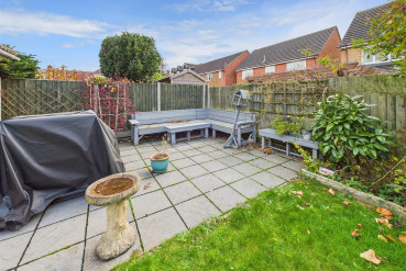 Alicia Close, Cawston, Rugby