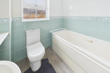 Alicia Close, Cawston, Rugby