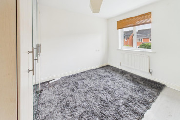 Alicia Close, Cawston, Rugby