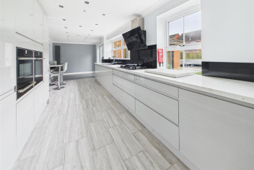 Alicia Close, Cawston, Rugby