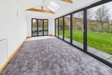 Alicia Close, Cawston, Rugby