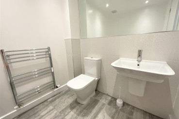 Raffles Place, Long Lawford