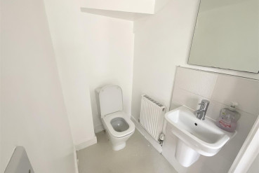 Raffles Place, Long Lawford